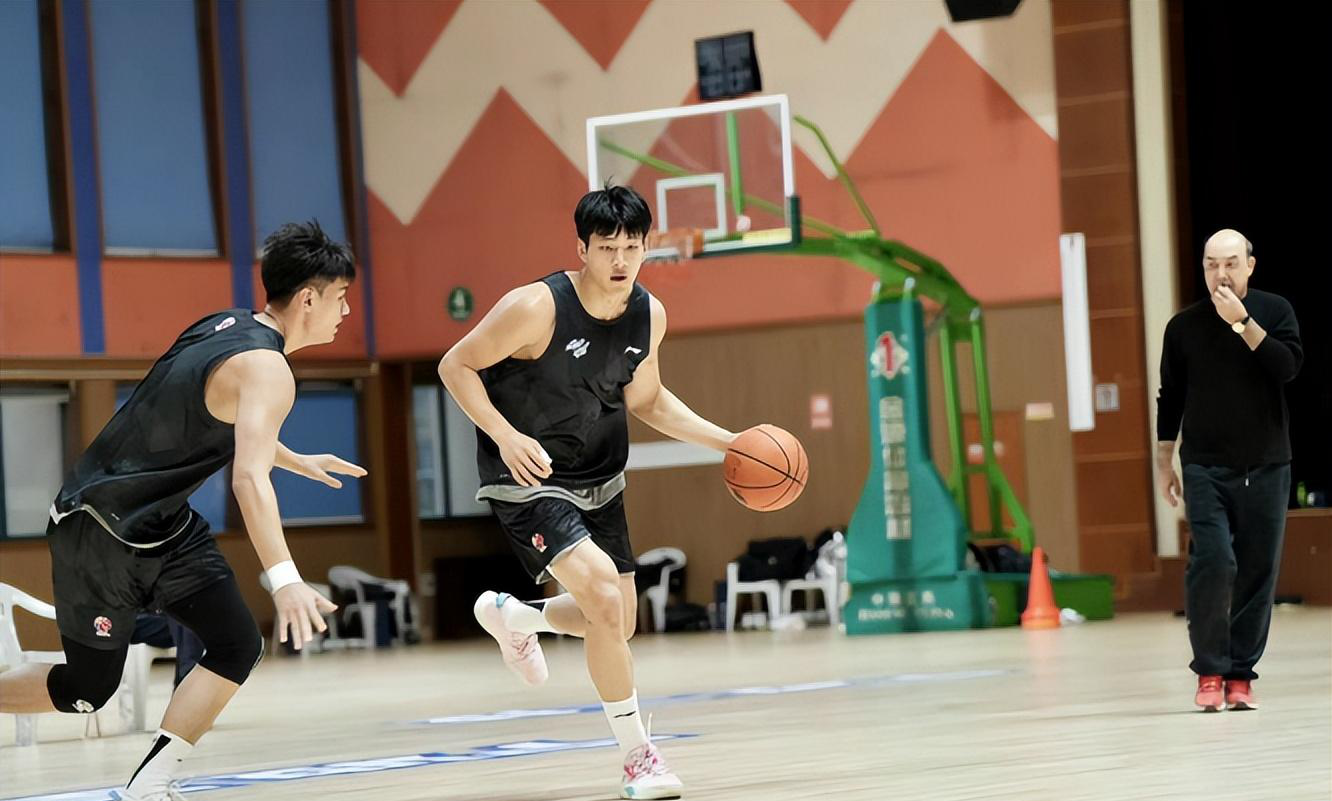 开云平台 -CBA常规赛赛程吃紧，托特纳姆窗口期更衣室发声，引发热议，资深球员宣示担当的简单介绍