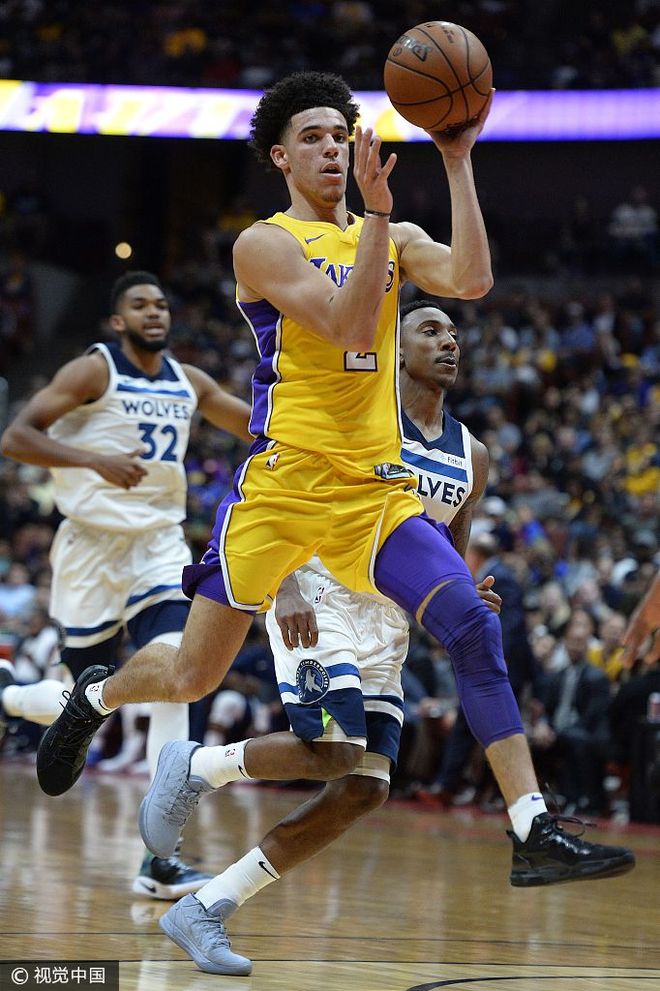 包含明尼苏达森林狼迎欧联关键赛，转会期绝杀压哨，悬念犹存，球队文化再被提及的词条